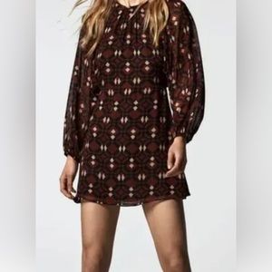 Zara | NWOT Longsleeve Maroon geometric print mini dress size M